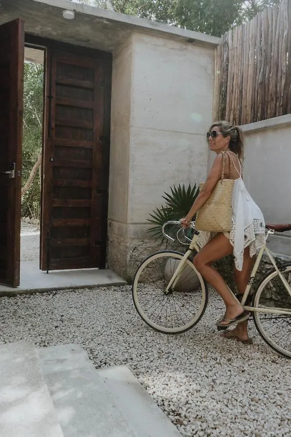 Casa Chimi Tulum Bed & Breakfast 0*,